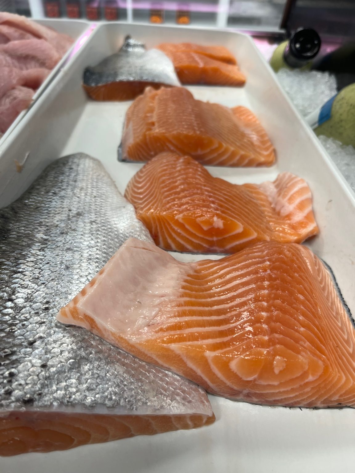 Effing Seafoods Fresh and Frozen Edmonton, Albetra Seafood Store